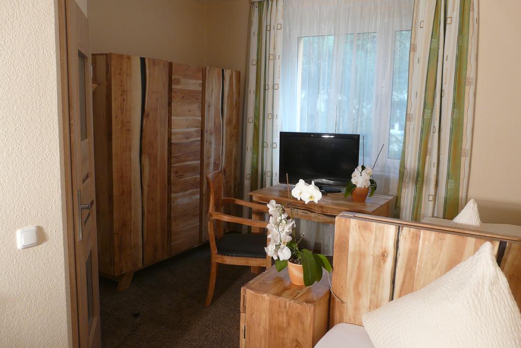 Hotel Kreuzbruchhof Burg Stargard Eksteriør billede
